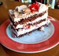 BOLO FLORESTA NEGRA (fatia)